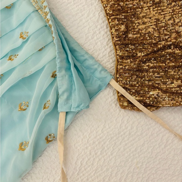 Blue and gold lehenga set - Picture 6 of 11